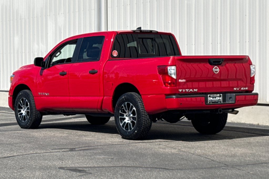 Used 2022 Nissan Titan SV AWD/4WD image 9