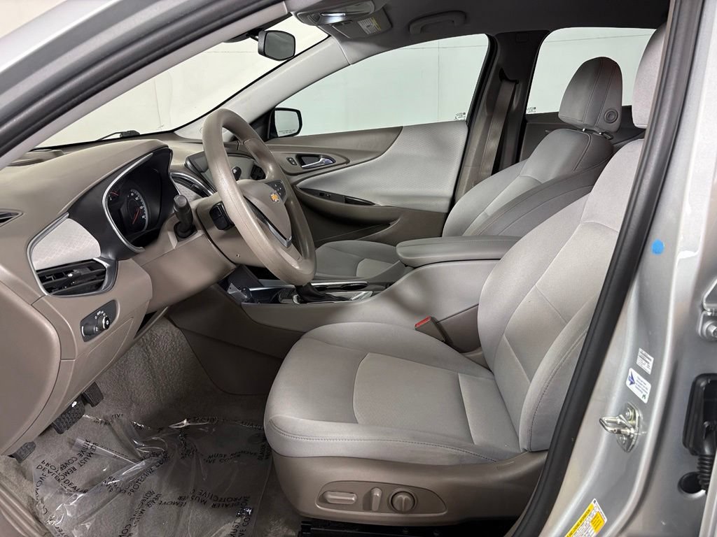 Used 2021 Chevrolet Malibu LT FWD image 18