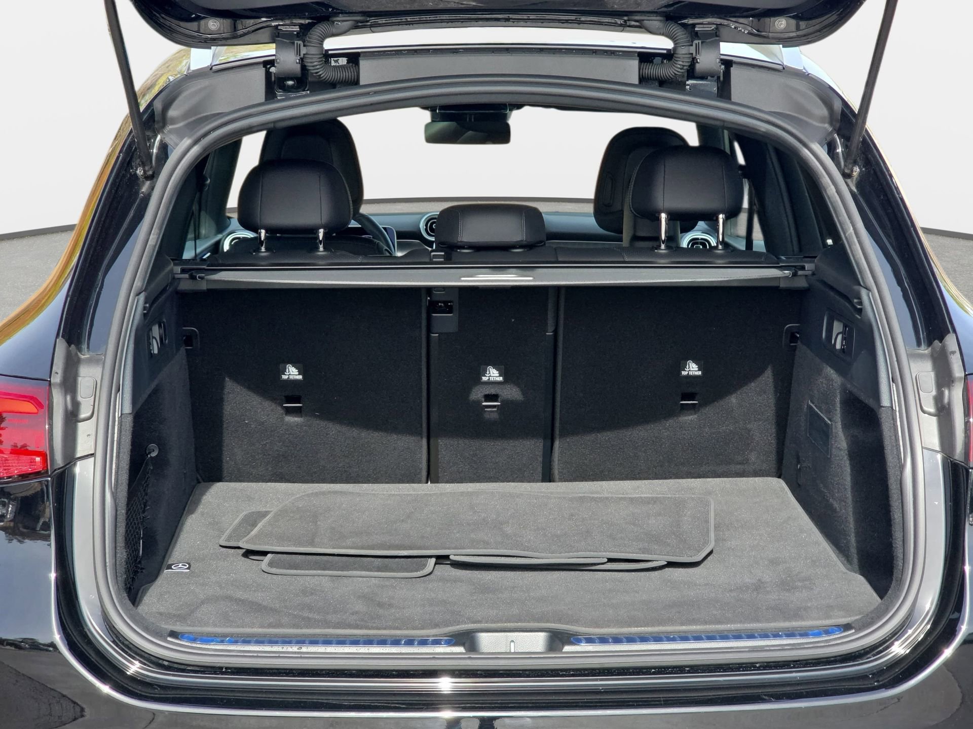 Used 2025 Mercedes-Benz GLC 300 4MATIC image 12