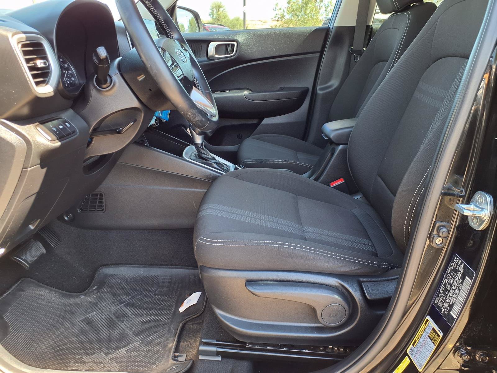 Certified 2022 Hyundai Venue SEL FWD image 22