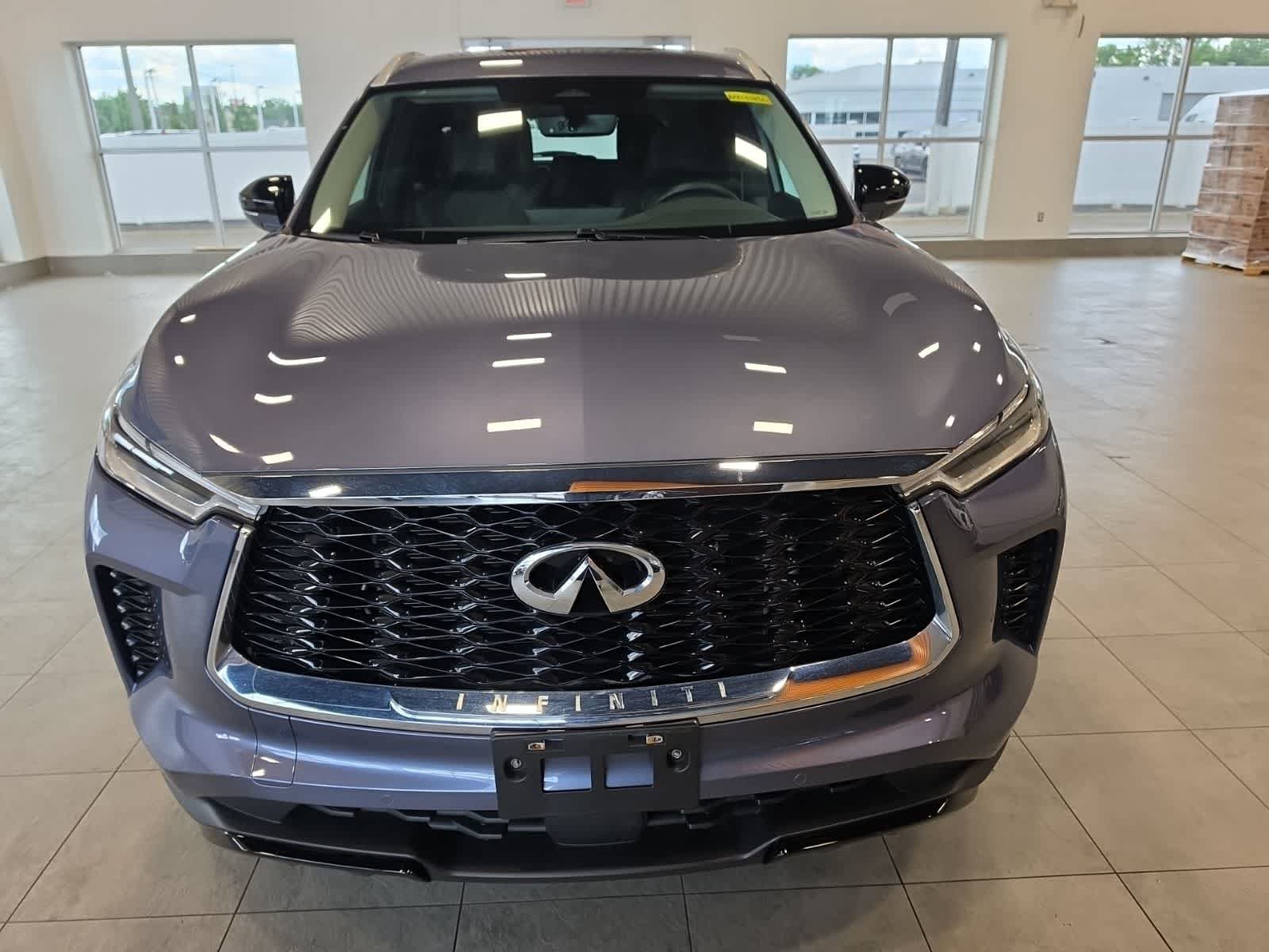 Used 2024 INFINITI QX60 Luxe AWD/4WD image 3