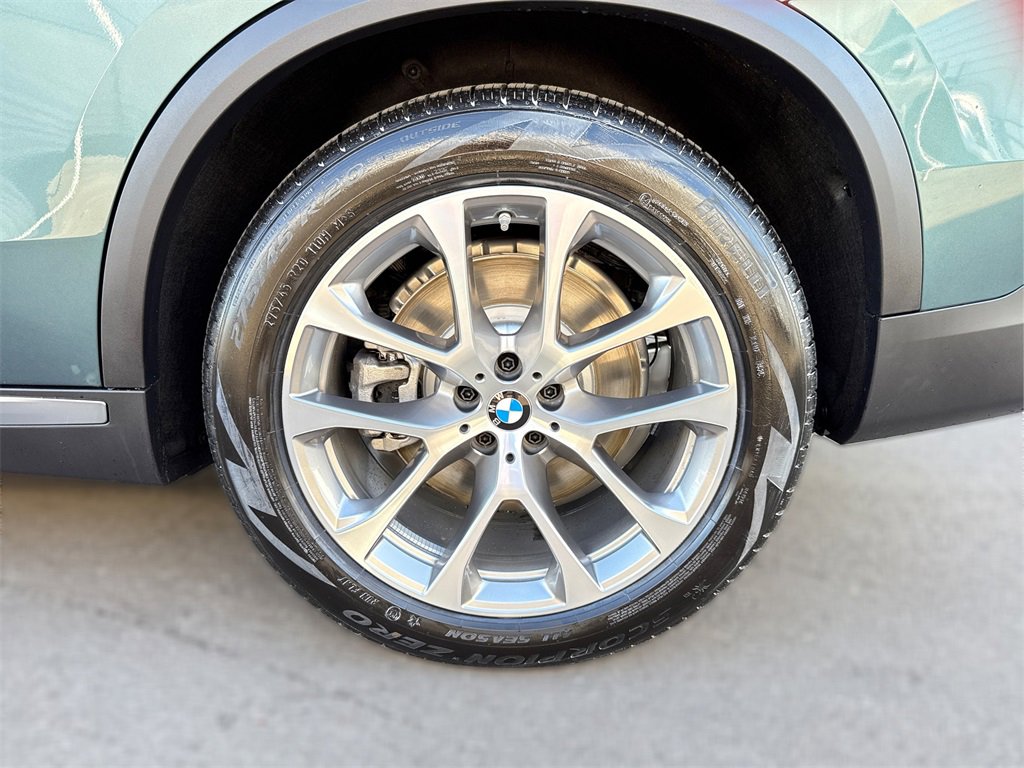 New 2026 BMW X5 xDrive50e w/ Executive Package image 14