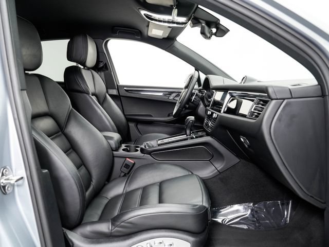 Certified 2022 Porsche Macan S AWD/4WD image 24