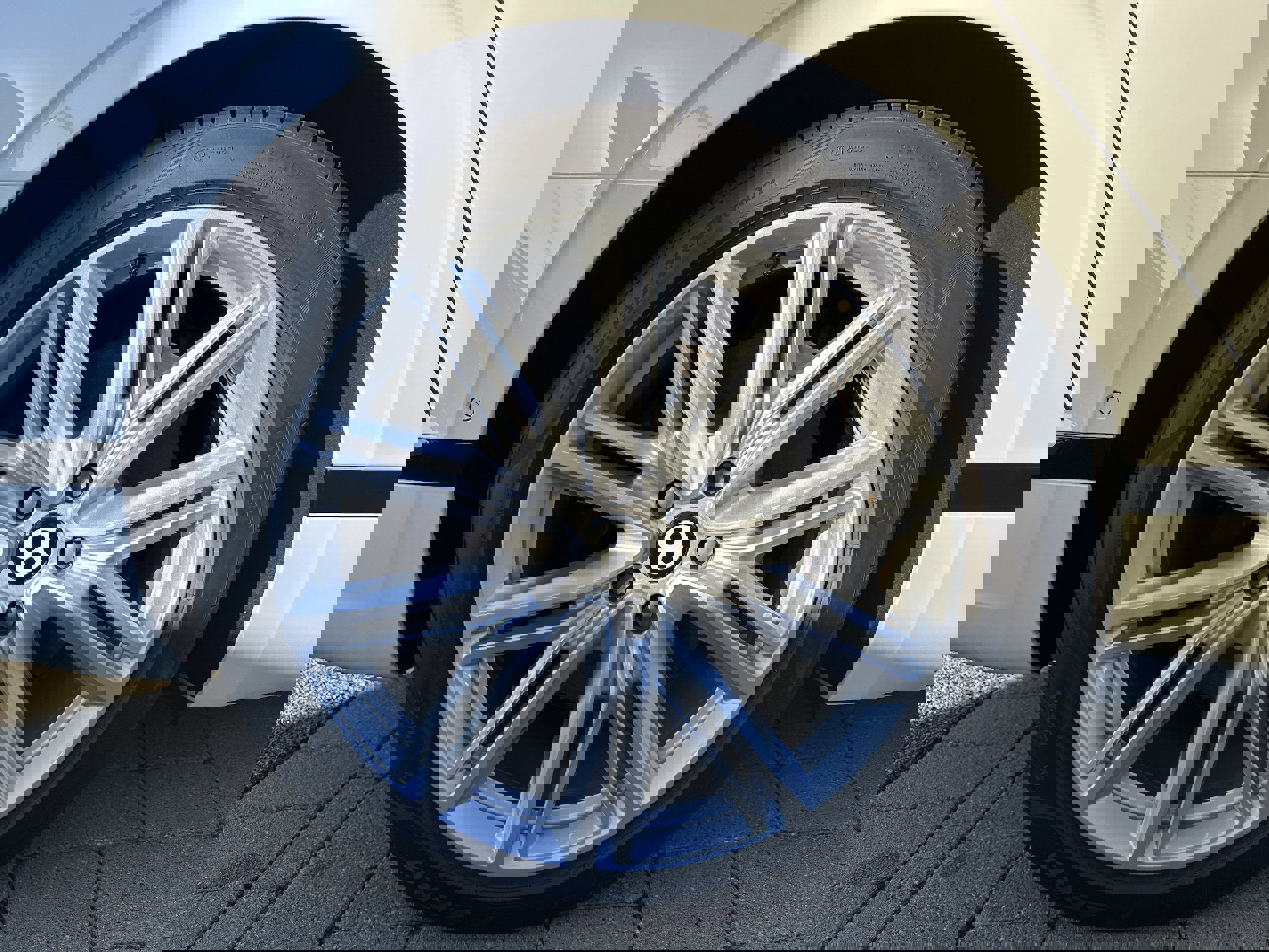 New 2026 Bentley Flying Spur Plug-In Hybrid image 11