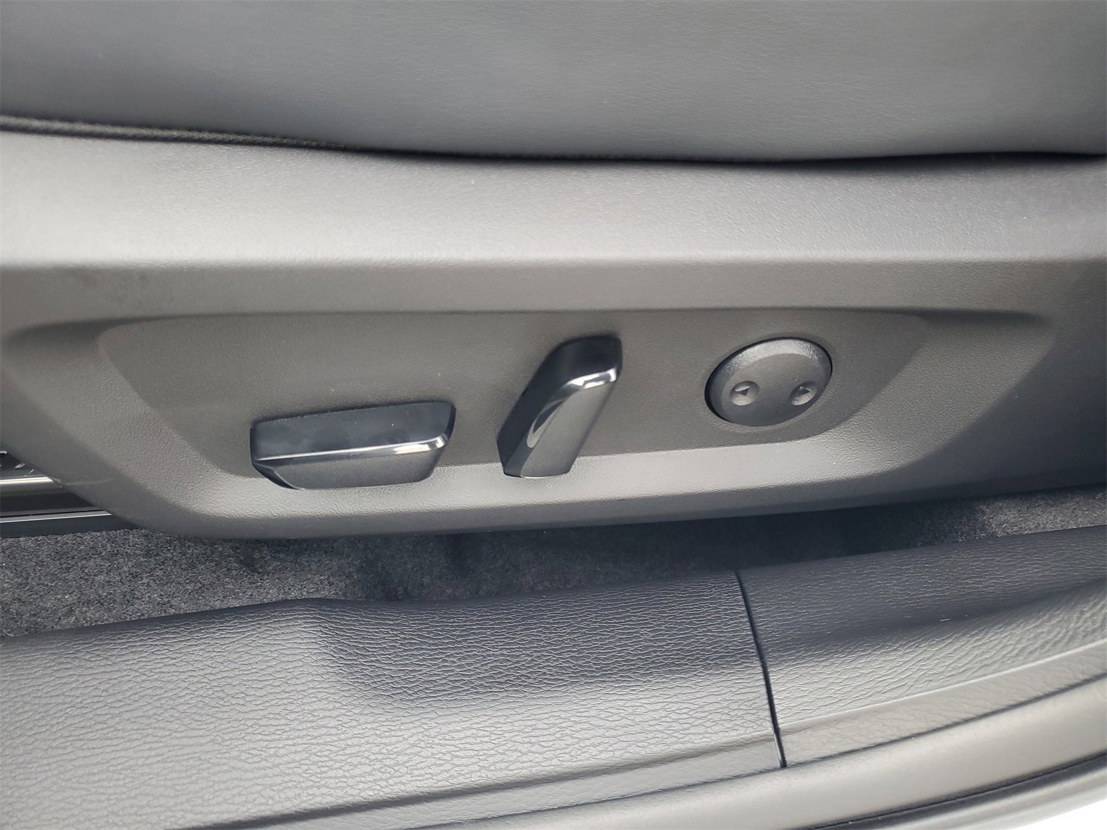 New 2026 Mitsubishi Outlander SE image 7