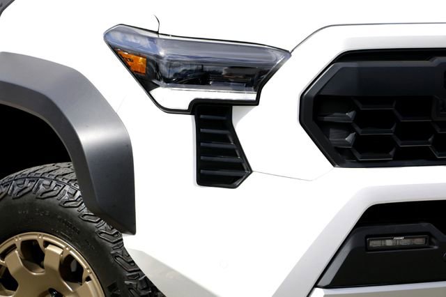 Used 2025 Toyota Tacoma 4x4 Double Cab Hybrid image 3