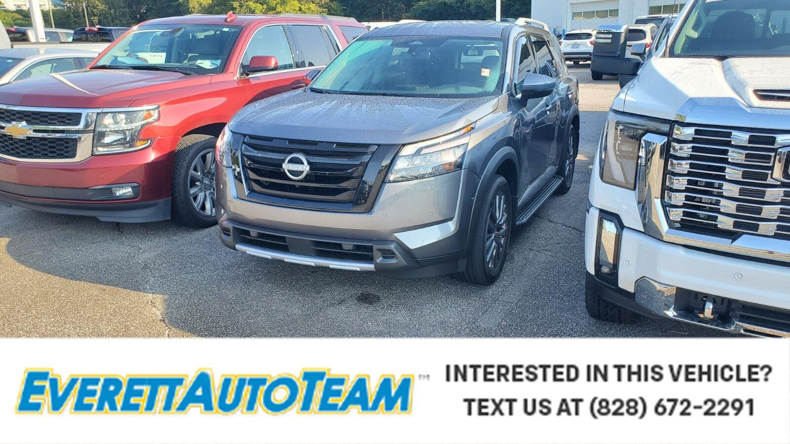 Used 2025 Nissan Pathfinder SL w/ SL Premium Package FWD image 1
