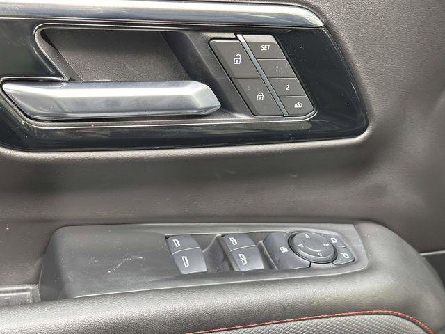 Used 2025 Chevrolet Suburban RST w/ Sun And Tow Package image 8