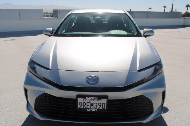 Used 2025 Toyota Camry LE AWD/4WD image 7