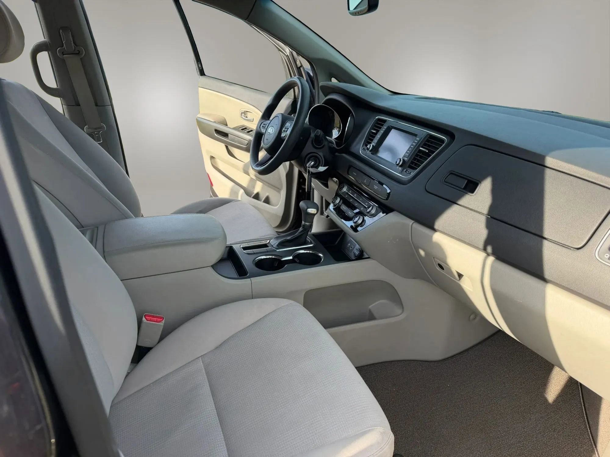 Used 2019 Kia Sedona LX image 14