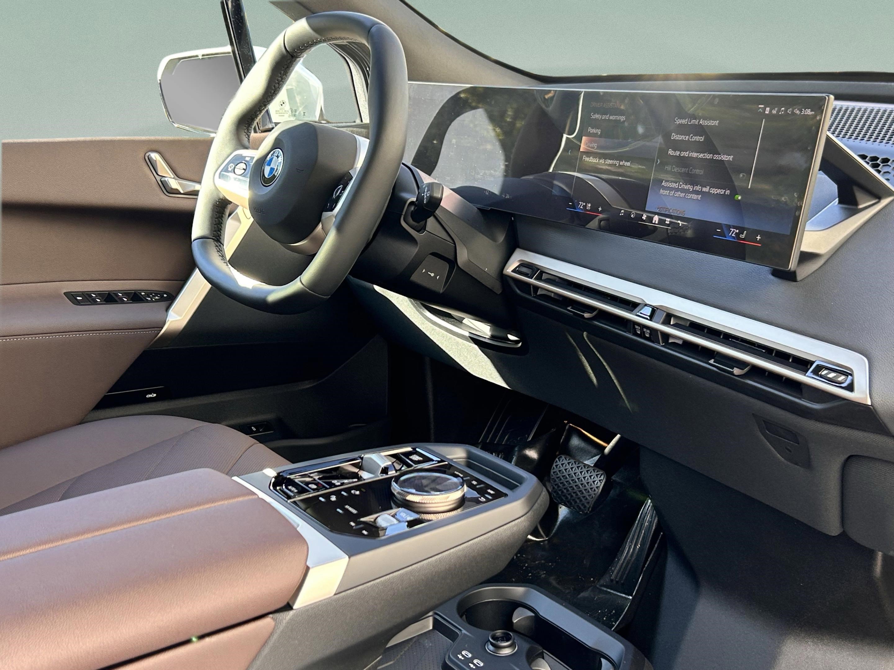 Used 2026 BMW iX xDrive45 w/ Premium Package image 27