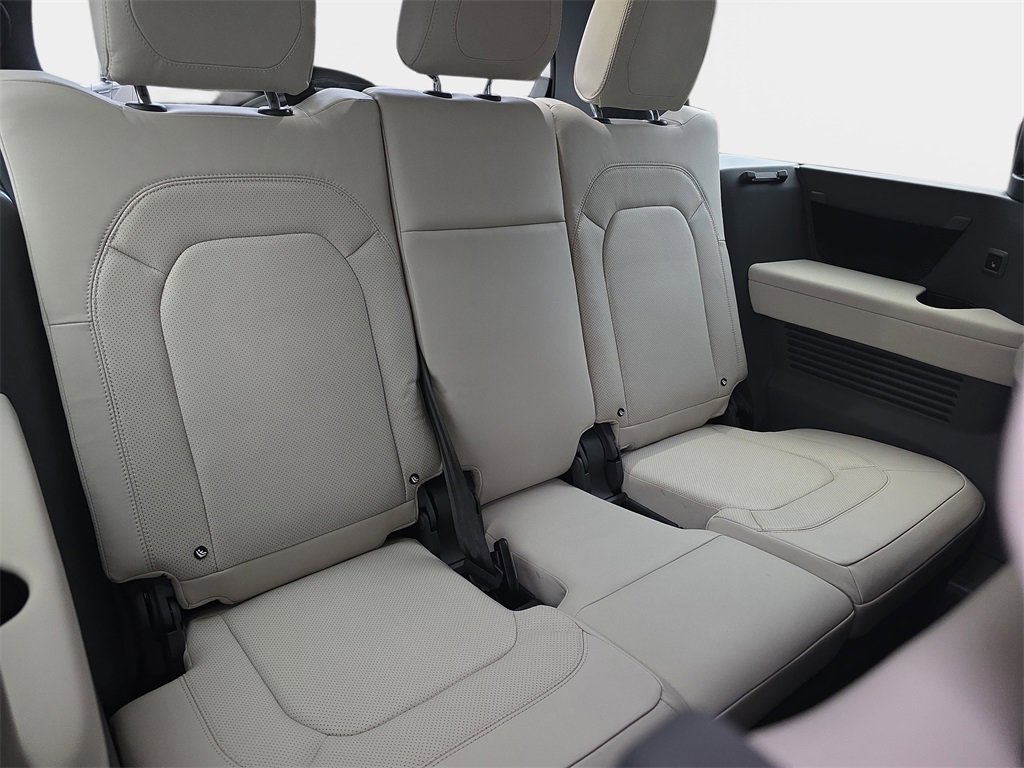 Used 2023 Land Rover Defender 130 First Edition image 12