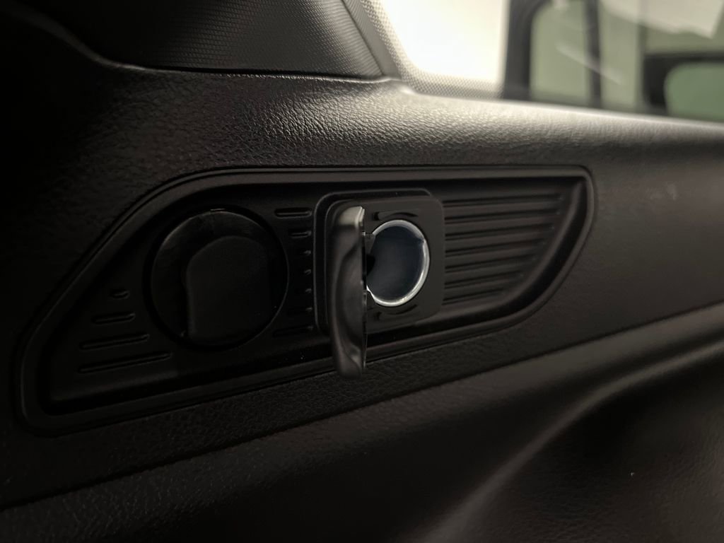 Used 2024 Jeep Grand Cherokee Altitude image 33