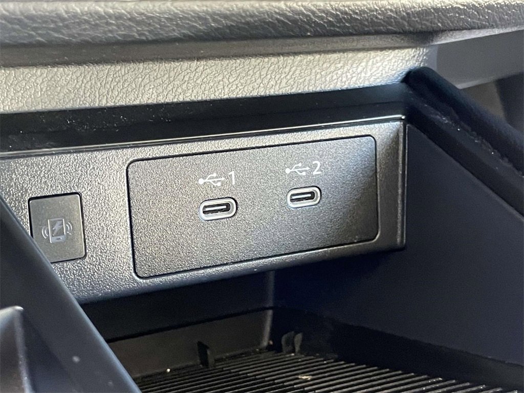 Certified 2025 Nissan Kicks SV image 28