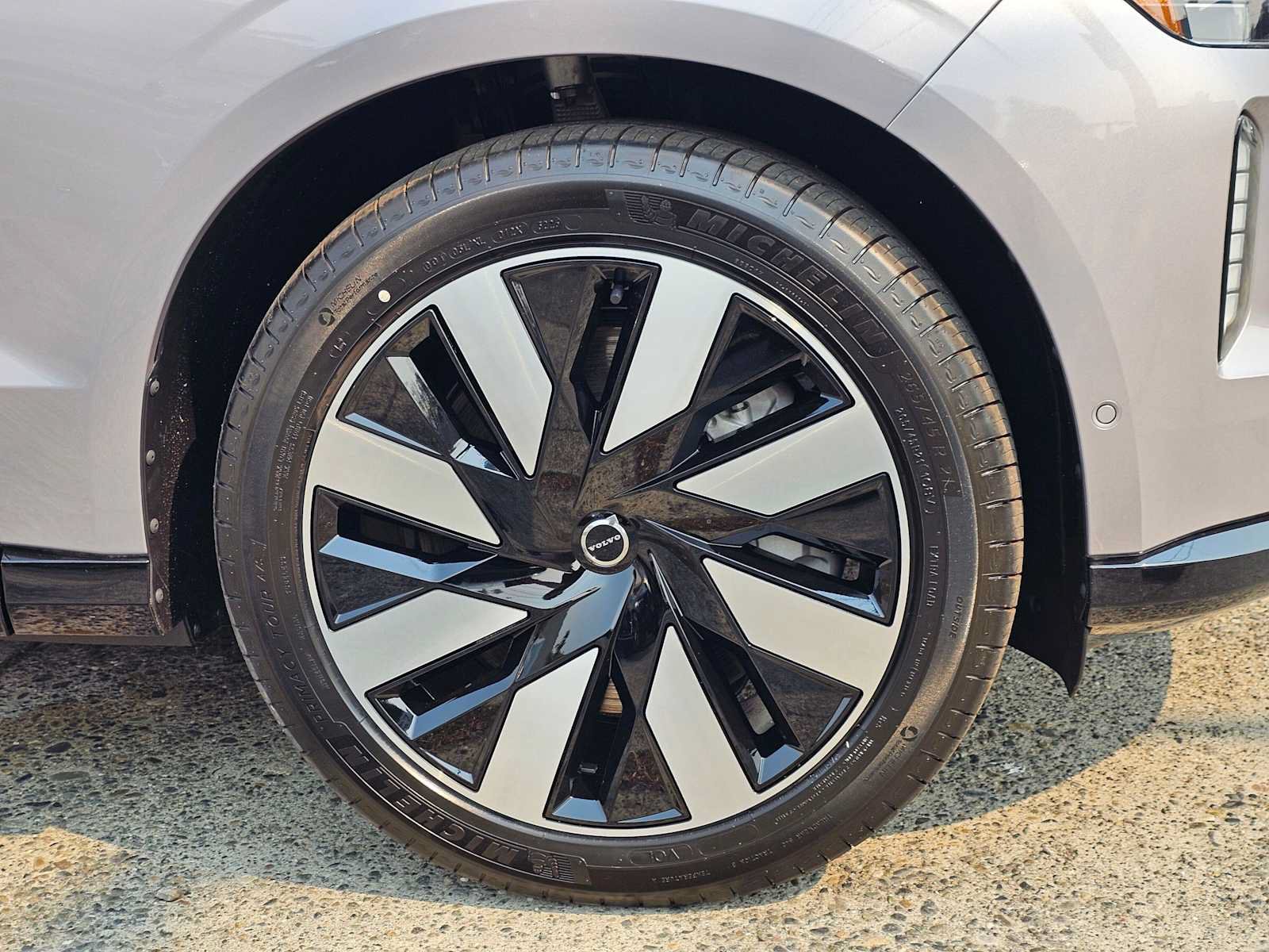 New 2026 Volvo EX90 Ultra AWD/4WD image 9