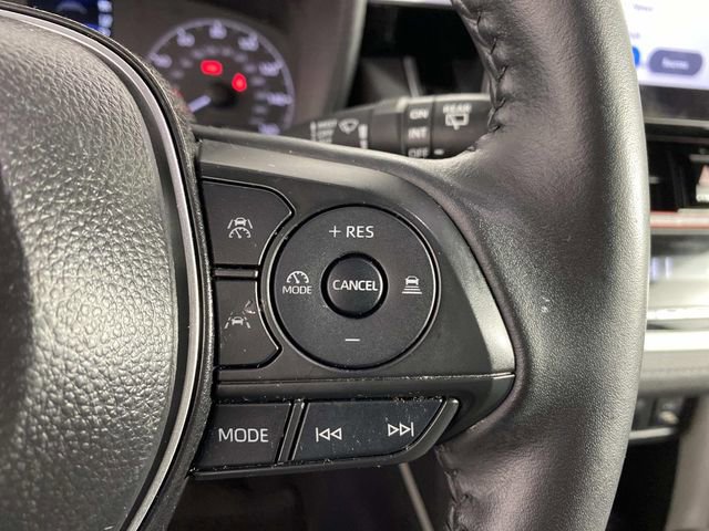 Used 2025 Toyota Corolla Cross AWD Hybrid w/ Moonroof Package image 16