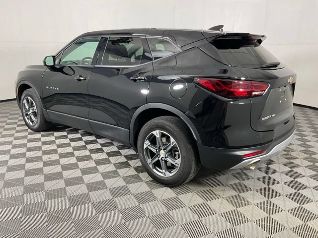 Used 2025 Chevrolet Blazer LT AWD/4WD image 4