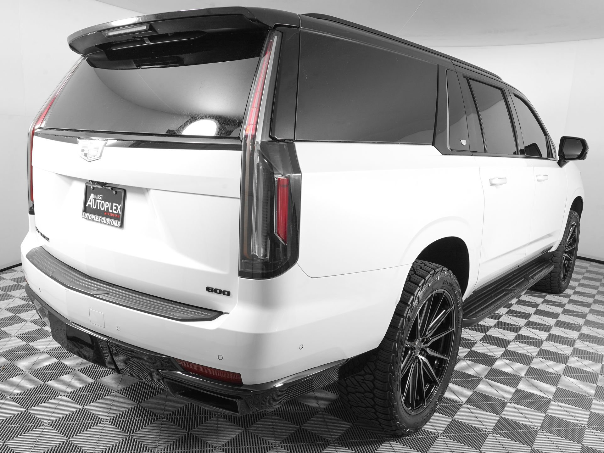 Used 2021 Cadillac Escalade ESV Sport Platinum AWD/4WD image 4