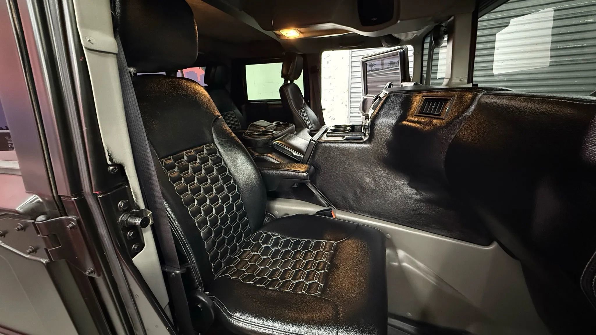 Used 2002 HUMMER H1 4-Door Wagon image 26