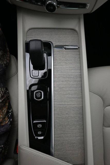 Used 2023 Volvo XC60 B5 Plus w/ Protection Package Premier FWD image 11