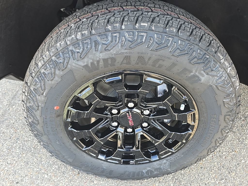 New 2026 GMC Canyon Elevation w/ Convenience Package image 47