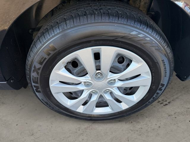 Used 2024 Kia Soul LX image 14