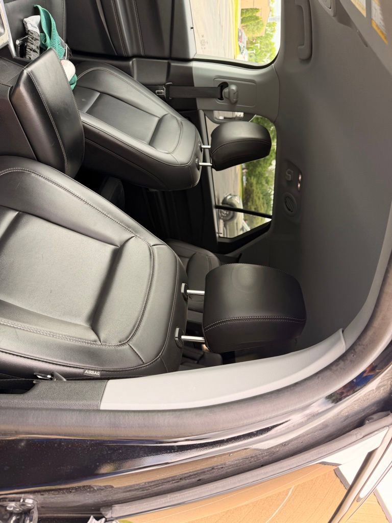 Used 2022 Ford Explorer XLT w/ Equipment Group 202A AWD/4WD image 10