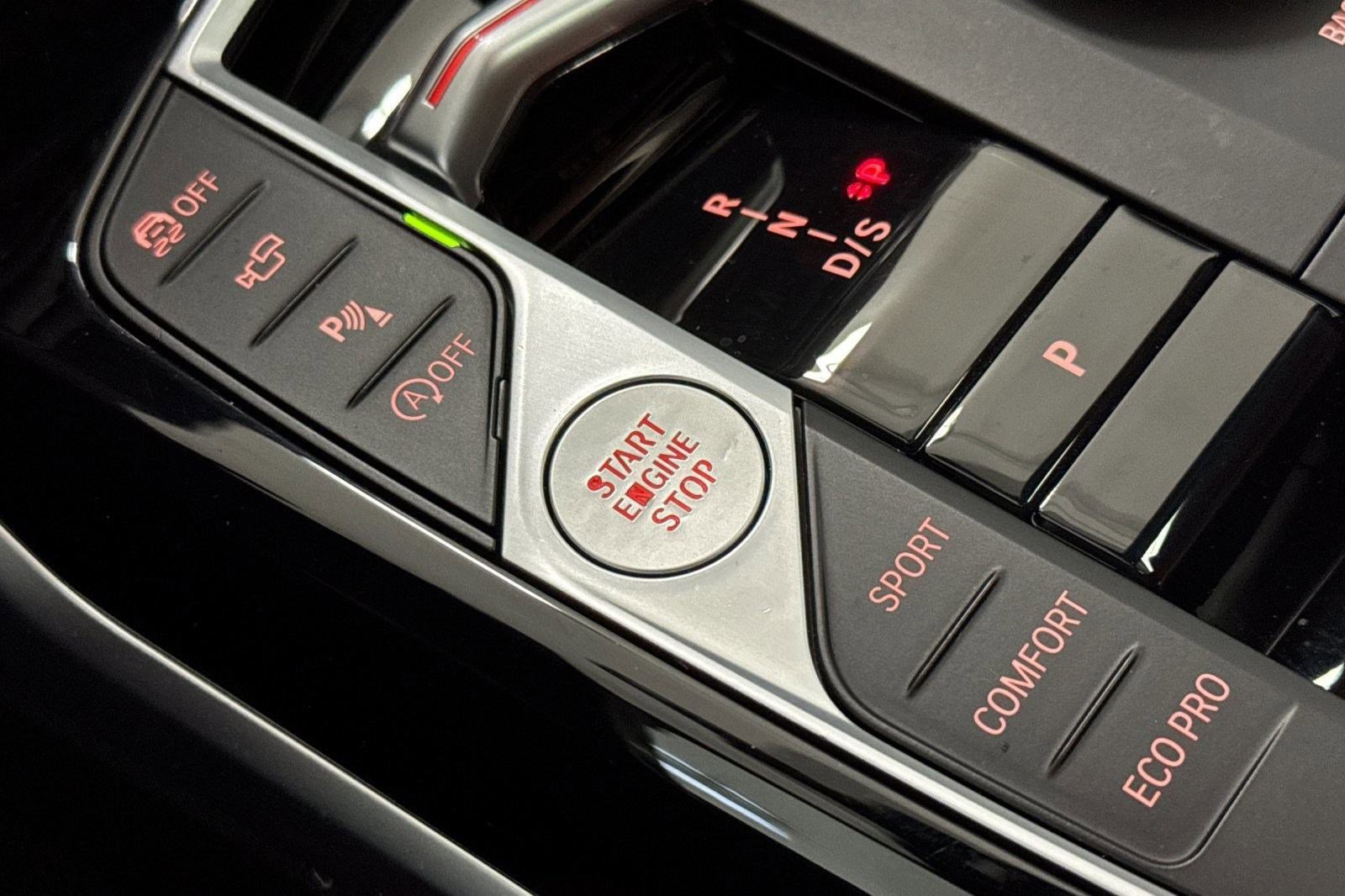 Used 2023 BMW 330i Sedan w/ Parking Assistance Package image 18