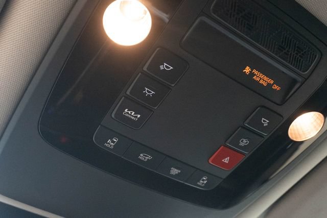 Used 2026 Kia Carnival EX FWD image 35