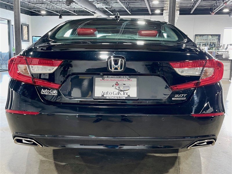 Used 2020 Honda Accord Touring image 3
