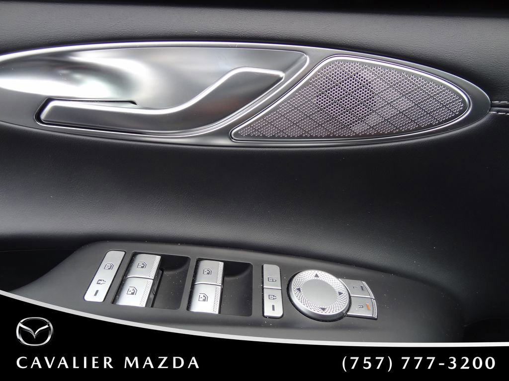 Used 2025 Genesis GV70 2.5T AWD/4WD image 21