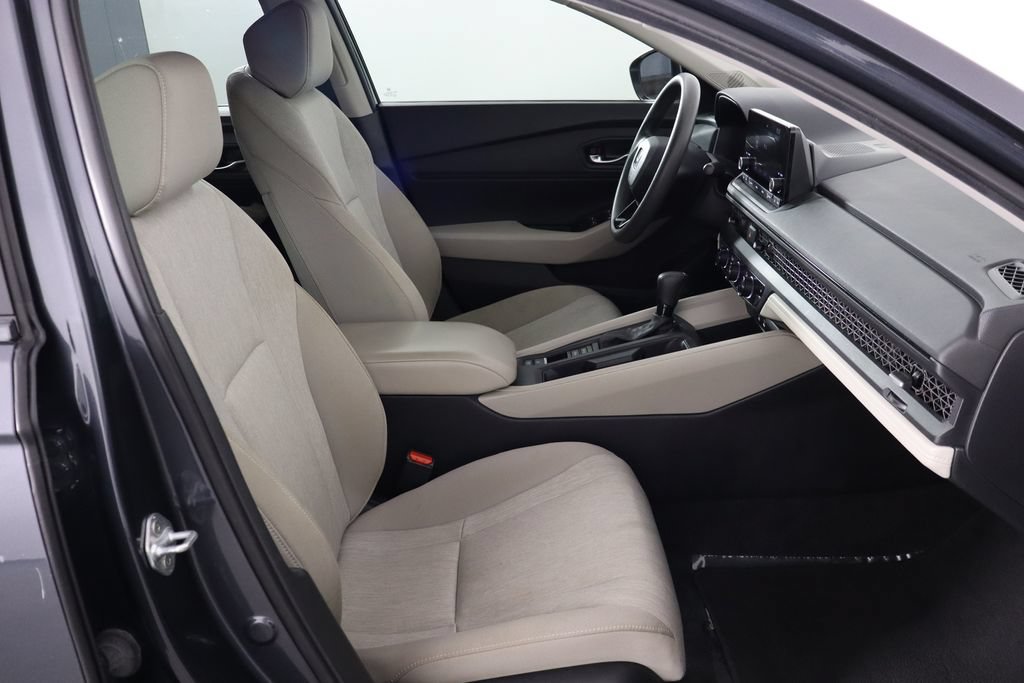 Used 2023 Honda Accord EX image 11