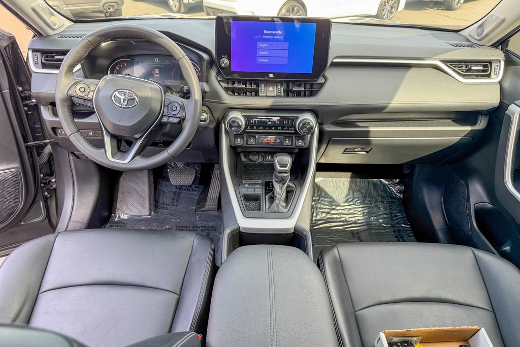 Used 2023 Toyota RAV4 XLE Premium image 28
