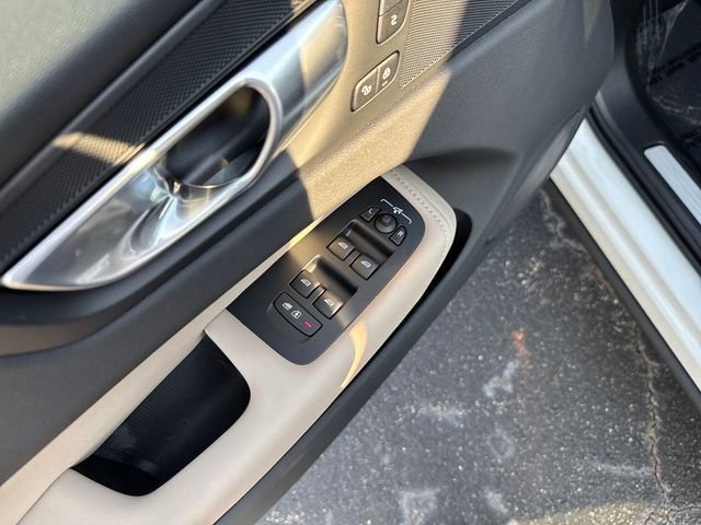 Used 2026 Volvo XC60 B5 Plus w/ Protection Package Premier image 14