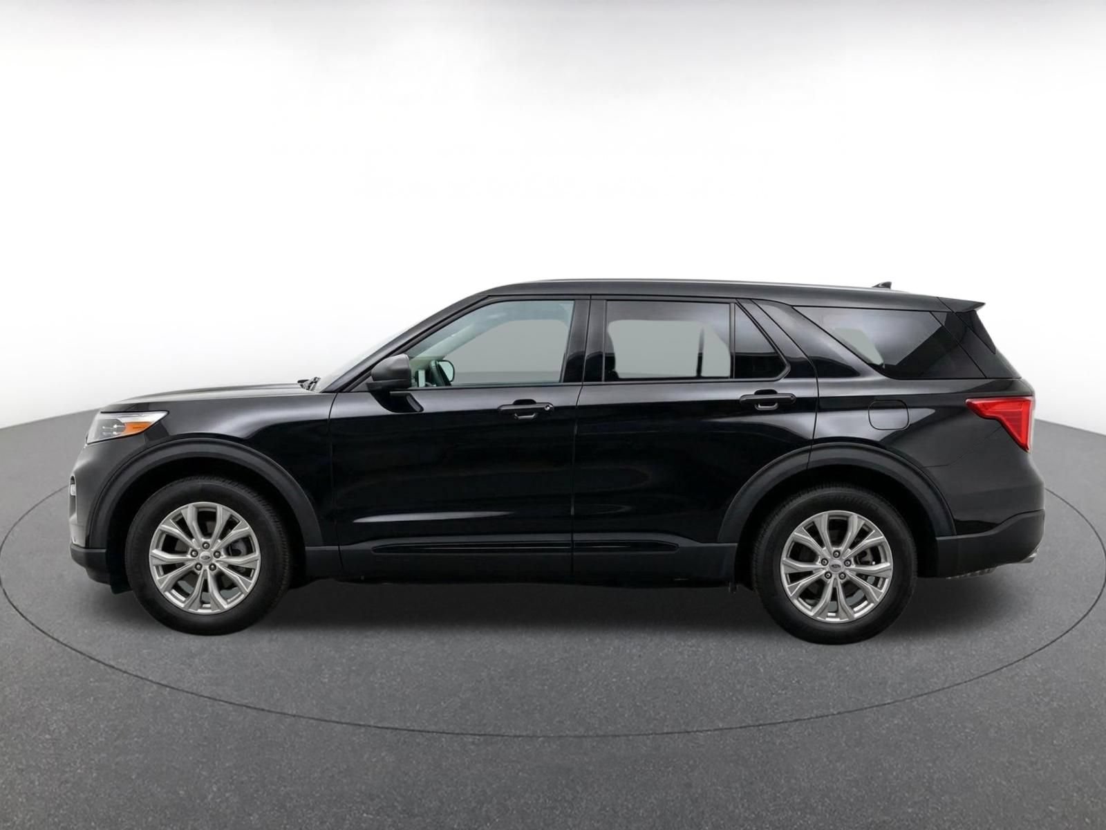 Used 2024 Ford Explorer Limited AWD/4WD image 4