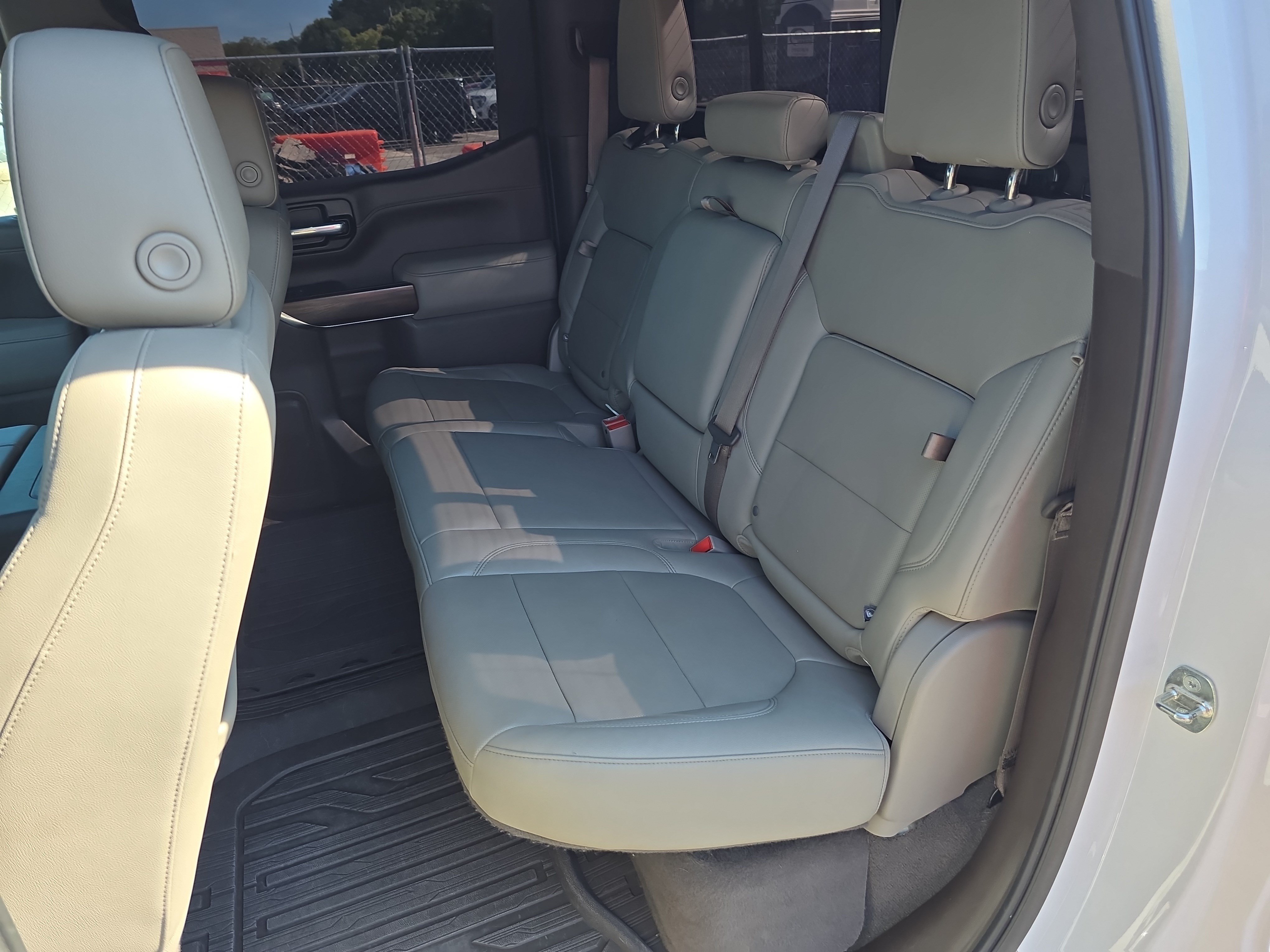 Used 2020 GMC Sierra 1500 SLT w/ SLT Premium Plus Package AWD/4WD image 15