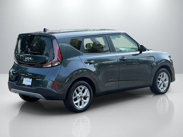 Certified 2023 Kia Soul LX w/ LX Technology Package FWD image 9