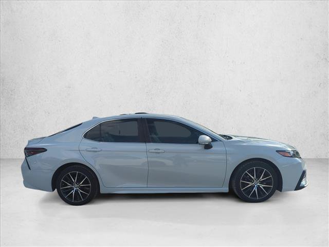 Used 2023 Toyota Camry SE FWD image 4