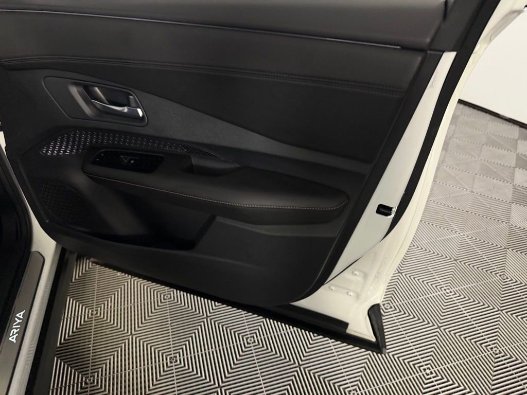 Used 2024 Nissan Ariya FWD image 34