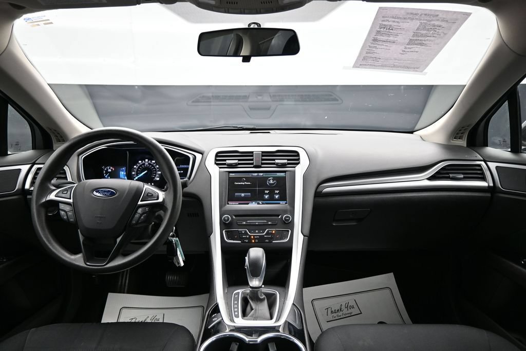 Used 2016 Ford Fusion SE FWD image 12