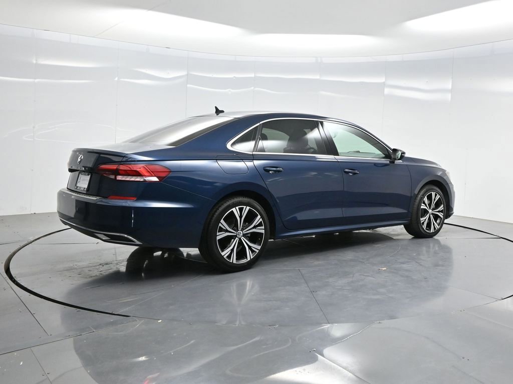 Used 2022 Volkswagen Passat 2.0T SE FWD image 29