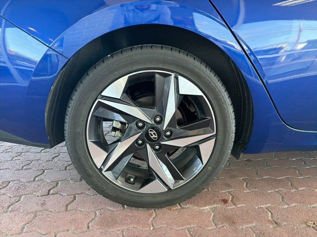 Used 2023 Hyundai Elantra SEL w/ Convenience Package FWD image 11
