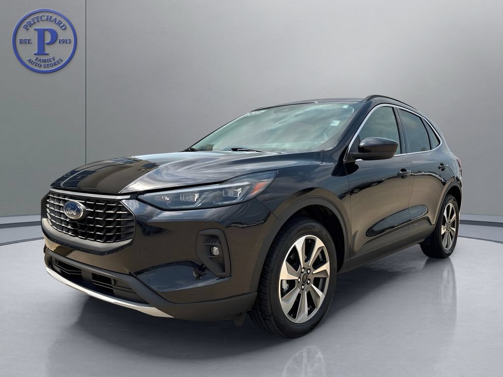 Used 2025 Ford Escape Platinum AWD/4WD image 3