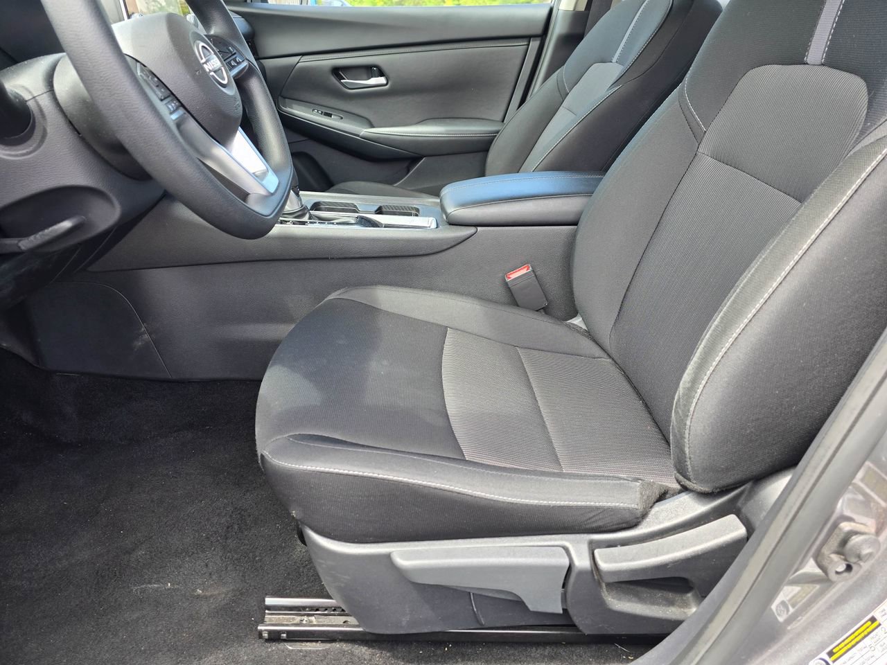 Used 2025 Nissan Sentra SV FWD image 10