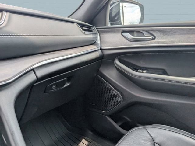 Used 2023 Jeep Grand Cherokee L Overland AWD/4WD image 13
