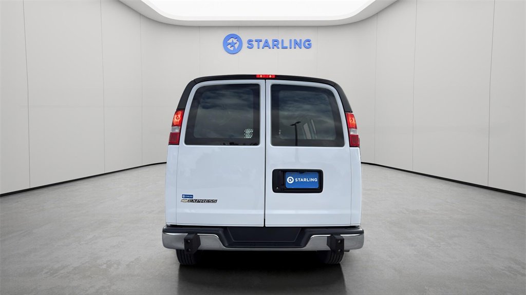 Used 2024 Chevrolet Express 2500 w/ Driver Convenience Package image 7
