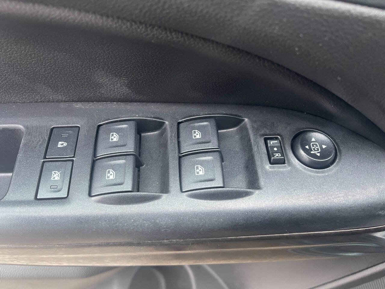 Used 2017 GMC Canyon SLE w/ SLE Convenience Package image 10