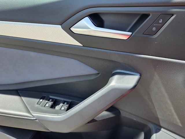 New 2026 Volkswagen Jetta SE FWD image 28