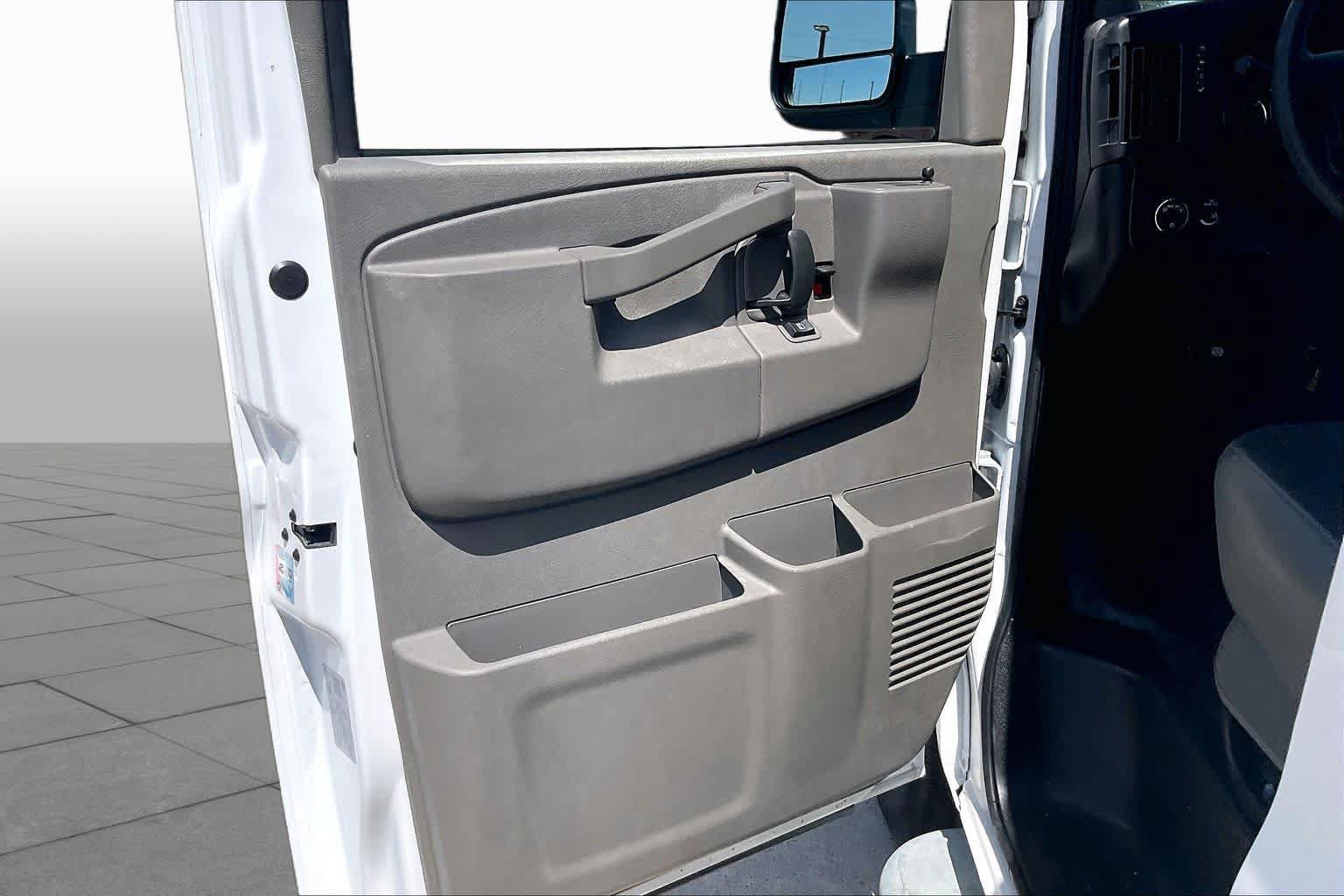 Certified 2025 GMC Savana 2500 w/ Driver Convenience Package RWD image 18