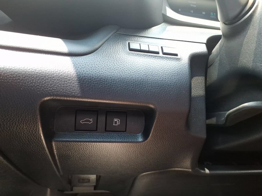 Used 2024 Toyota Crown Platinum AWD/4WD image 28